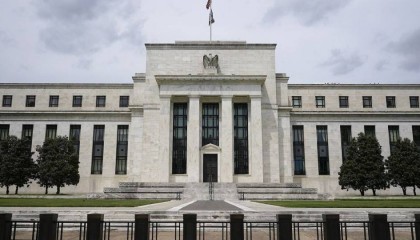 周三美联储宣布维持基准利率不变,将对人民币货币政策造成困扰