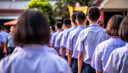 泰国废除执行50年的学生发型规定:侵犯个人自由