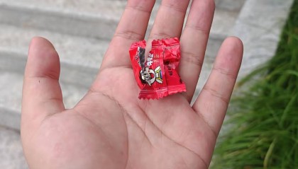 杭州小伙称爬山犯低血糖被抗战烈士墓边的奶糖救命:应该是烈士看我躺在这,救了我一下