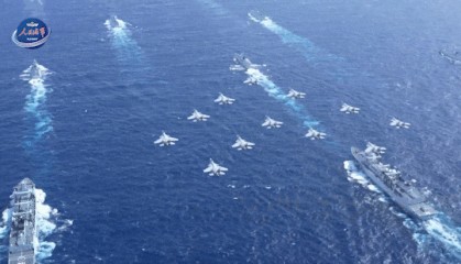 中国首个双航母战斗群横空出世!歼-15B/D居然悄悄装备这么多了?