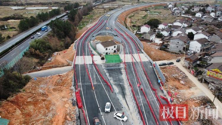 “没料到政府宁可多花钱让公路改道”，江西“最强钉子户”独守孤房