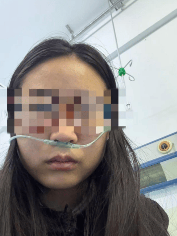 女子自称因工资问题被老板锁办公室里打 警方:双方已到派出所,是否打人还在调查