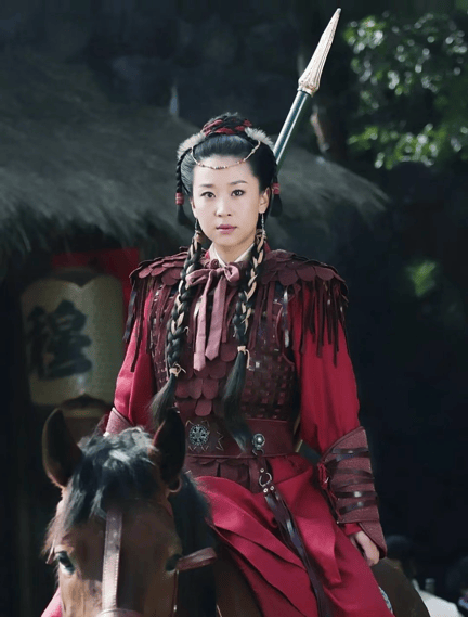 考古|苗圃被称内娱无代餐!巅峰期隐退嫁大19岁富商,如今儿女双全成人生赢家