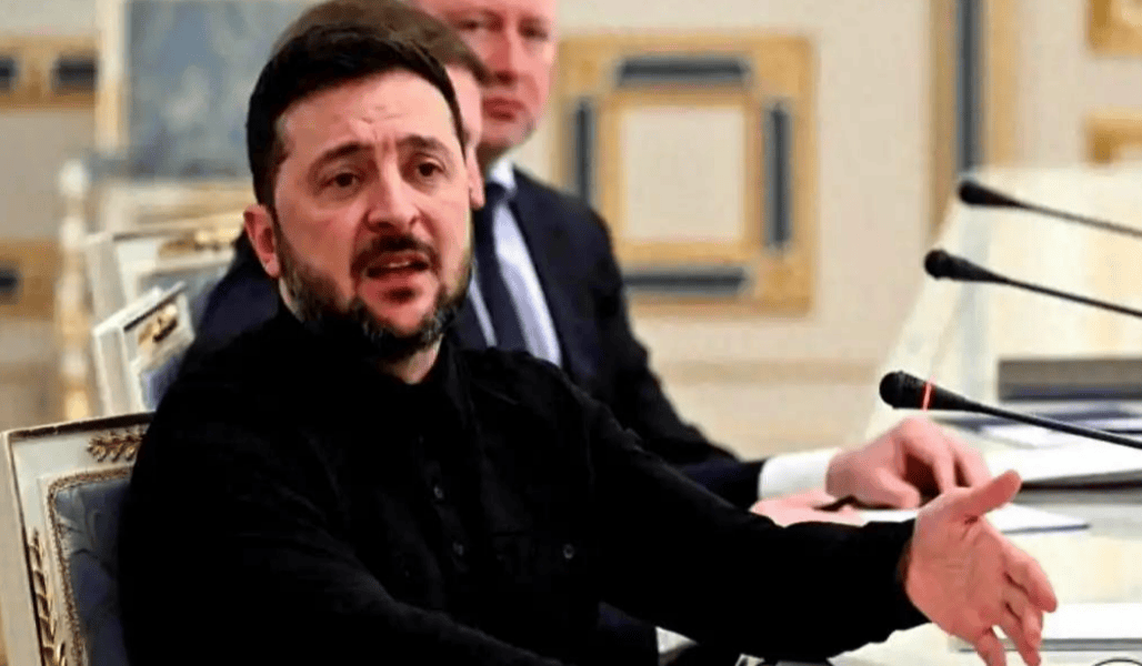 乌军全线崩溃,红军村遭20倍俄军猛烈围攻,美国要抛弃基辅?