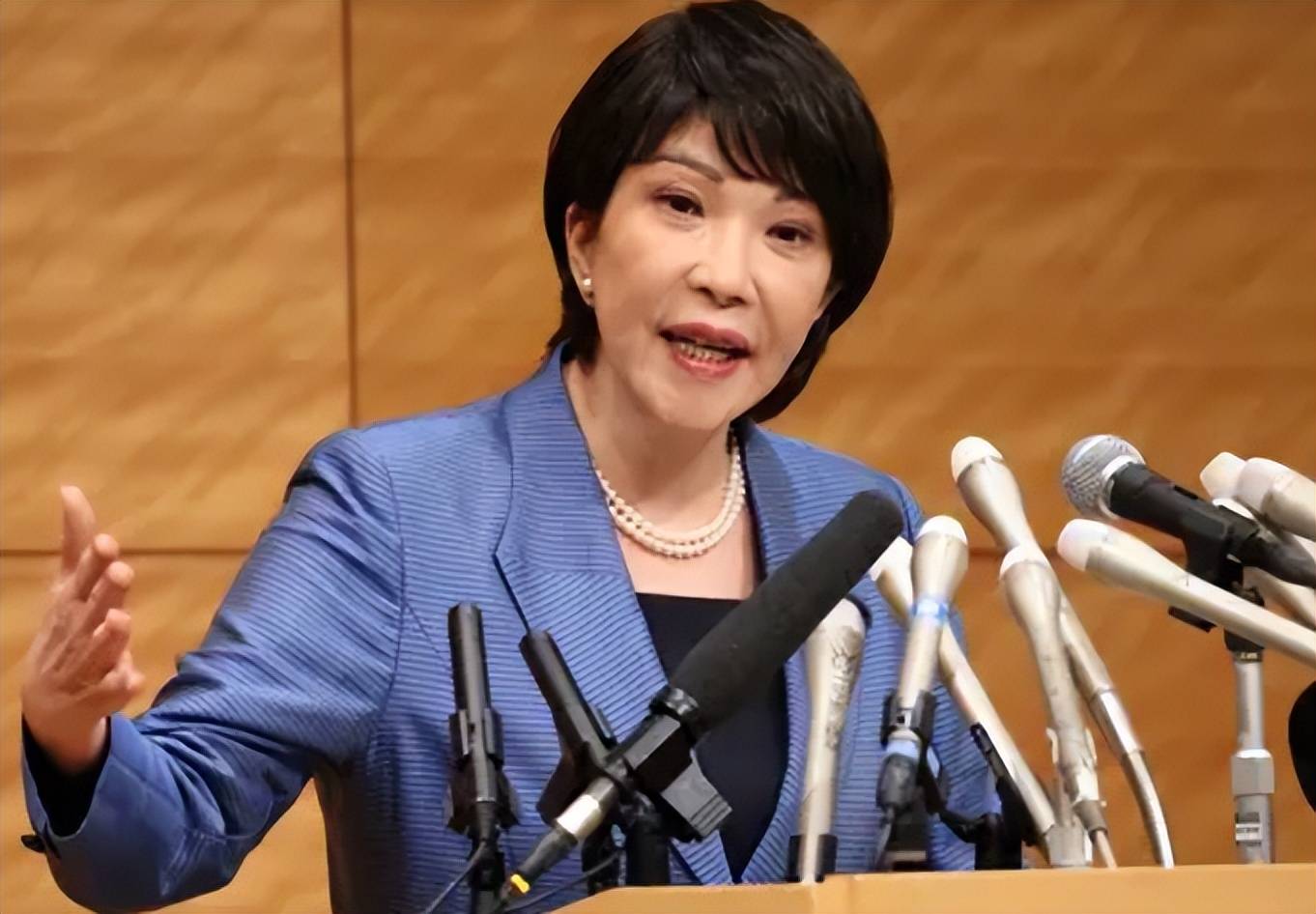 高市为出兵台海铺路,支持率飙到82%,话音刚落,解放军进逼日本